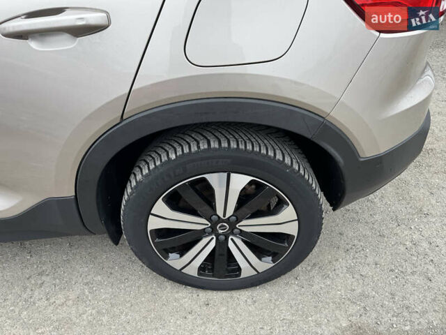 Серый Вольво XC40 Recharge, объемом двигателя 0 л и пробегом 193 тыс. км за 24500 $, фото 10 на Automoto.ua