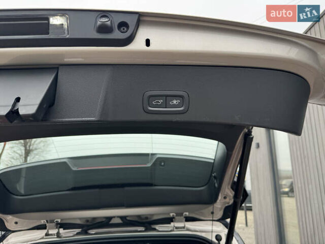 Серый Вольво XC40 Recharge, объемом двигателя 0 л и пробегом 193 тыс. км за 24500 $, фото 27 на Automoto.ua