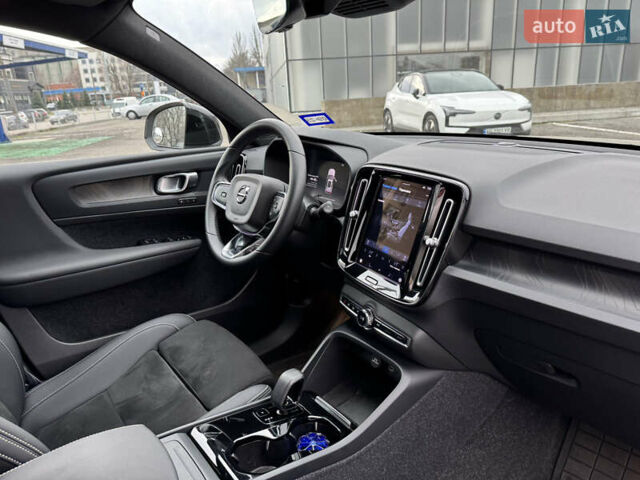 Сірий Вольво XC40 Recharge, об'ємом двигуна 0 л та пробігом 31 тис. км за 31500 $, фото 18 на Automoto.ua