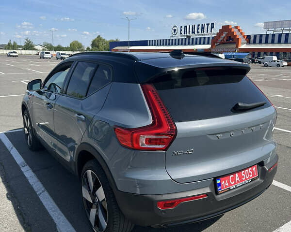 Серый Вольво XC40 Recharge, объемом двигателя 0 л и пробегом 14 тыс. км за 38500 $, фото 6 на Automoto.ua