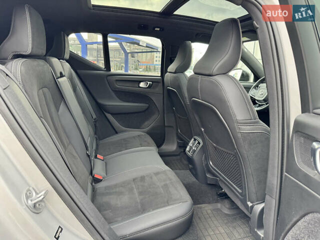 Сірий Вольво XC40 Recharge, об'ємом двигуна 0 л та пробігом 31 тис. км за 31500 $, фото 20 на Automoto.ua