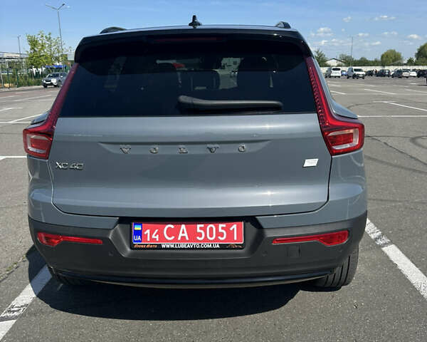 Сірий Вольво XC40 Recharge, об'ємом двигуна 0 л та пробігом 14 тис. км за 38500 $, фото 5 на Automoto.ua