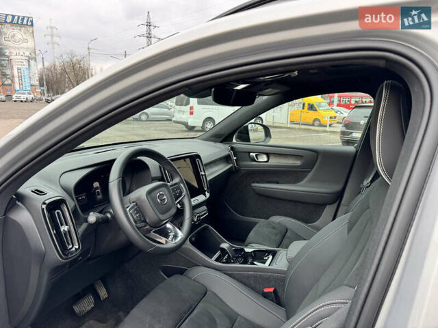 Сірий Вольво XC40 Recharge, об'ємом двигуна 0 л та пробігом 31 тис. км за 31500 $, фото 12 на Automoto.ua