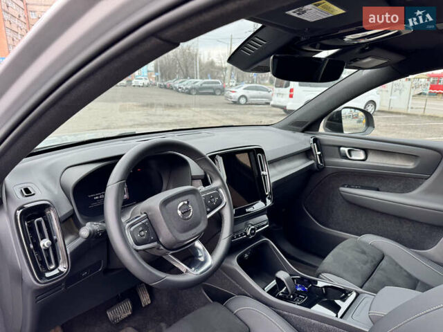 Сірий Вольво XC40 Recharge, об'ємом двигуна 0 л та пробігом 31 тис. км за 31500 $, фото 13 на Automoto.ua