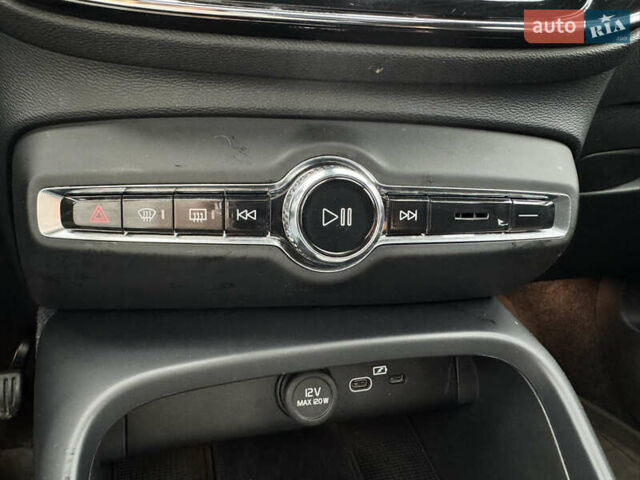 Сірий Вольво XC40 Recharge, об'ємом двигуна 0 л та пробігом 31 тис. км за 31500 $, фото 35 на Automoto.ua
