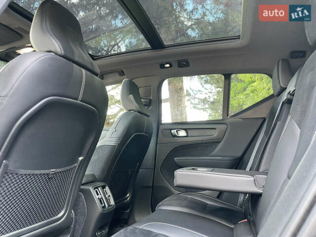 Синий Вольво XC40 Recharge, объемом двигателя 0 л и пробегом 29 тыс. км за 26300 $, фото 41 на Automoto.ua