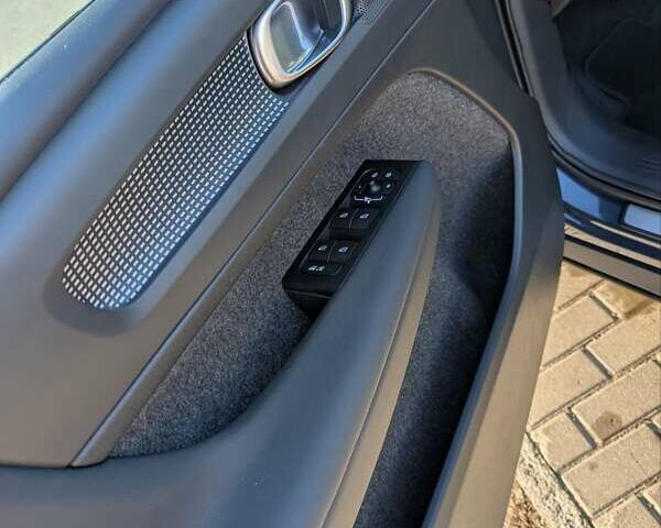 Синий Вольво XC40 Recharge, объемом двигателя 0 л и пробегом 21 тыс. км за 27200 $, фото 38 на Automoto.ua