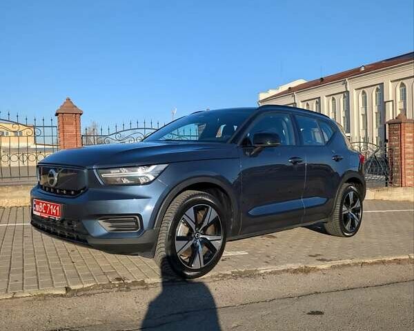 Синий Вольво XC40 Recharge, объемом двигателя 0 л и пробегом 21 тыс. км за 27200 $, фото 8 на Automoto.ua