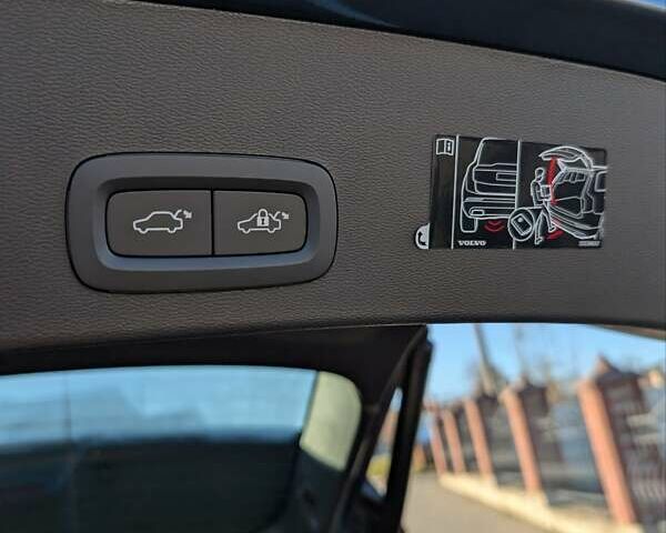 Синий Вольво XC40 Recharge, объемом двигателя 0 л и пробегом 21 тыс. км за 27200 $, фото 34 на Automoto.ua