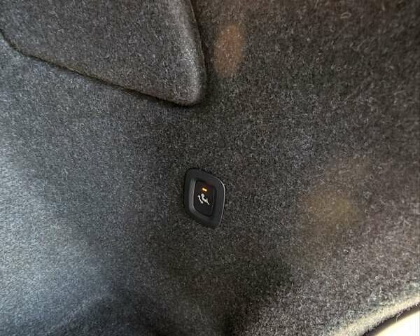 Синий Вольво XC40 Recharge, объемом двигателя 0 л и пробегом 21 тыс. км за 27200 $, фото 35 на Automoto.ua