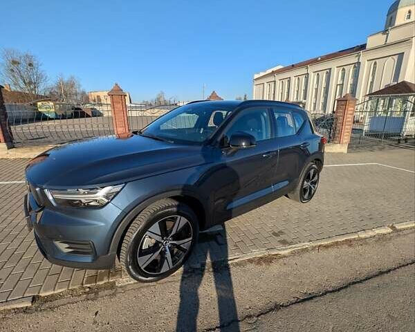 Синий Вольво XC40 Recharge, объемом двигателя 0 л и пробегом 21 тыс. км за 27200 $, фото 5 на Automoto.ua