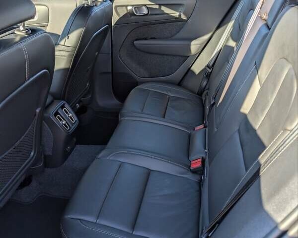 Синий Вольво XC40 Recharge, объемом двигателя 0 л и пробегом 21 тыс. км за 27200 $, фото 49 на Automoto.ua