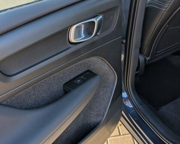 Синий Вольво XC40 Recharge, объемом двигателя 0 л и пробегом 21 тыс. км за 27200 $, фото 39 на Automoto.ua