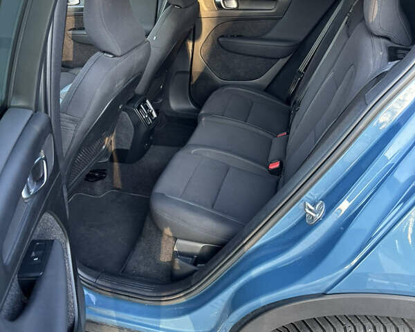 Синий Вольво XC40 Recharge, объемом двигателя 0 л и пробегом 158 тыс. км за 23400 $, фото 7 на Automoto.ua