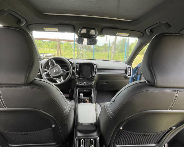 Синий Вольво XC40 Recharge, объемом двигателя 0 л и пробегом 19 тыс. км за 28100 $, фото 9 на Automoto.ua