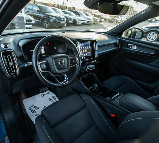 Синий Вольво XC40 Recharge, объемом двигателя 0 л и пробегом 158 тыс. км за 23800 $, фото 26 на Automoto.ua