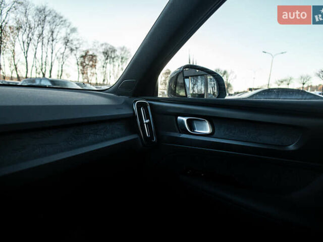 Синий Вольво XC40 Recharge, объемом двигателя 0 л и пробегом 158 тыс. км за 23800 $, фото 15 на Automoto.ua