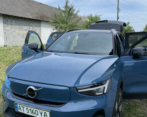 Синий Вольво XC40 Recharge, объемом двигателя 0 л и пробегом 19 тыс. км за 28100 $, фото 1 на Automoto.ua