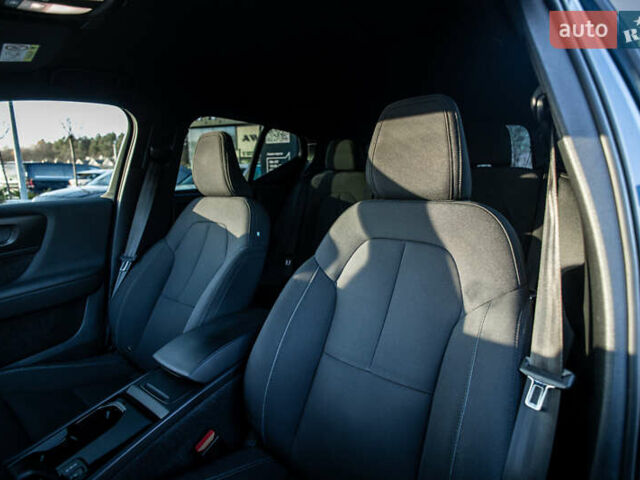 Синий Вольво XC40 Recharge, объемом двигателя 0 л и пробегом 158 тыс. км за 23800 $, фото 24 на Automoto.ua