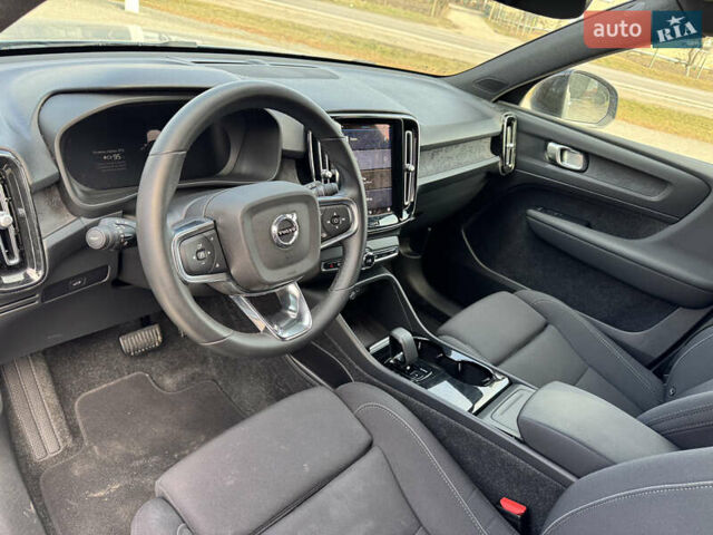 Синий Вольво XC40 Recharge, объемом двигателя 0 л и пробегом 23 тыс. км за 25300 $, фото 84 на Automoto.ua