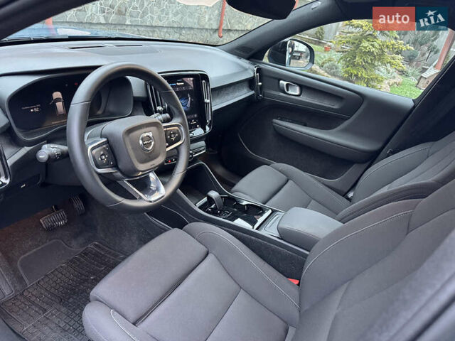 Синий Вольво XC40 Recharge, объемом двигателя 0 л и пробегом 23 тыс. км за 25300 $, фото 66 на Automoto.ua