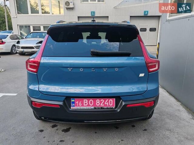 Синий Вольво XC40 Recharge, объемом двигателя 0 л и пробегом 15 тыс. км за 31999 $, фото 3 на Automoto.ua