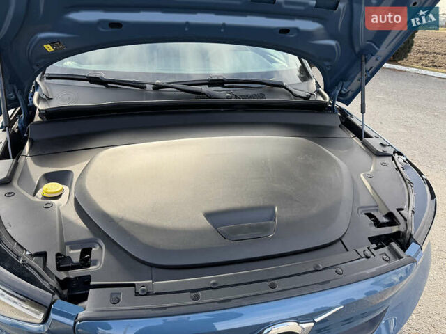 Синий Вольво XC40 Recharge, объемом двигателя 0 л и пробегом 23 тыс. км за 25300 $, фото 75 на Automoto.ua