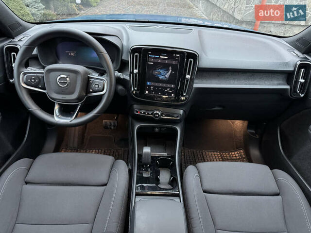 Синий Вольво XC40 Recharge, объемом двигателя 0 л и пробегом 23 тыс. км за 25300 $, фото 65 на Automoto.ua