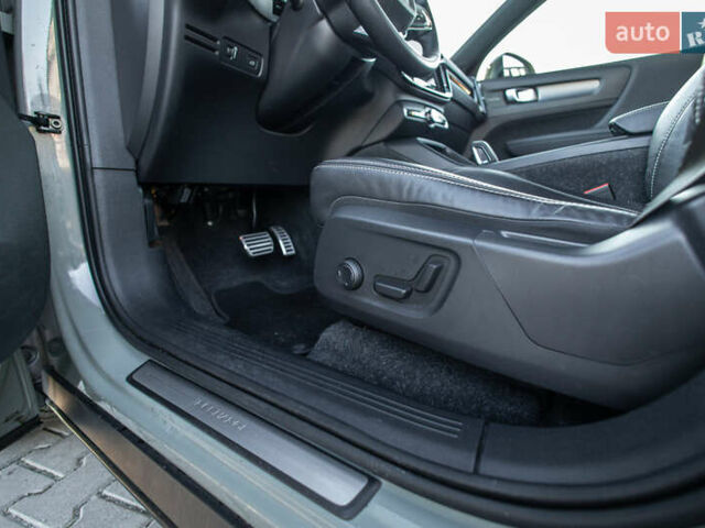 Зелений Вольво XC40 Recharge, об'ємом двигуна 0 л та пробігом 85 тис. км за 29800 $, фото 25 на Automoto.ua