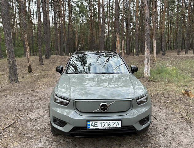 Зеленый Вольво XC40 Recharge, объемом двигателя 0 л и пробегом 43 тыс. км за 35999 $, фото 2 на Automoto.ua