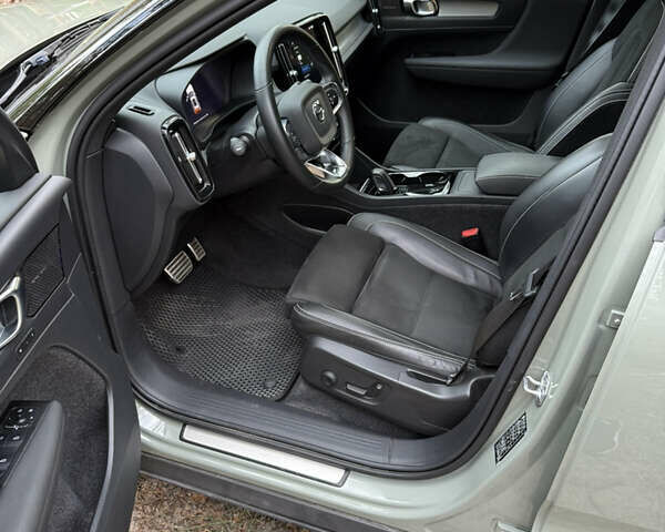 Зеленый Вольво XC40 Recharge, объемом двигателя 0 л и пробегом 43 тыс. км за 35999 $, фото 19 на Automoto.ua