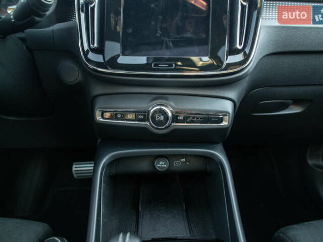 Зелений Вольво XC40 Recharge, об'ємом двигуна 0 л та пробігом 85 тис. км за 29800 $, фото 21 на Automoto.ua