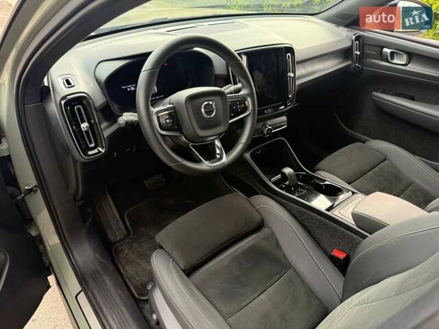 Зеленый Вольво XC40 Recharge, объемом двигателя 0 л и пробегом 87 тыс. км за 25700 $, фото 11 на Automoto.ua