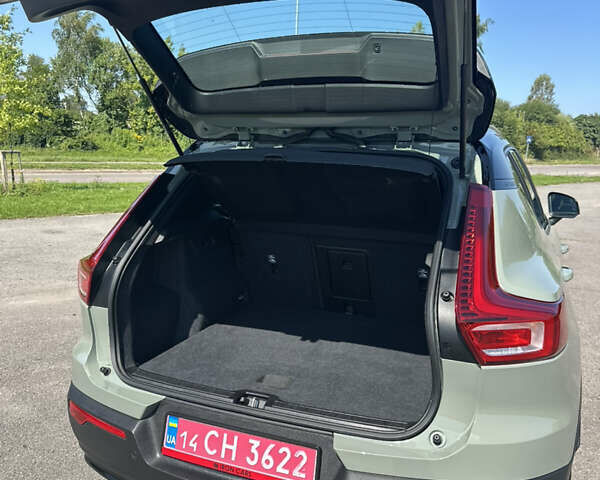 Зеленый Вольво XC40 Recharge, объемом двигателя 0 л и пробегом 70 тыс. км за 28500 $, фото 8 на Automoto.ua
