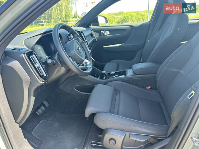 Зеленый Вольво XC40 Recharge, объемом двигателя 0 л и пробегом 70 тыс. км за 28500 $, фото 6 на Automoto.ua