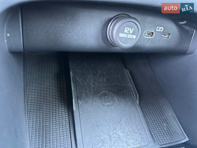 Зеленый Вольво XC40 Recharge, объемом двигателя 0 л и пробегом 70 тыс. км за 28500 $, фото 3 на Automoto.ua