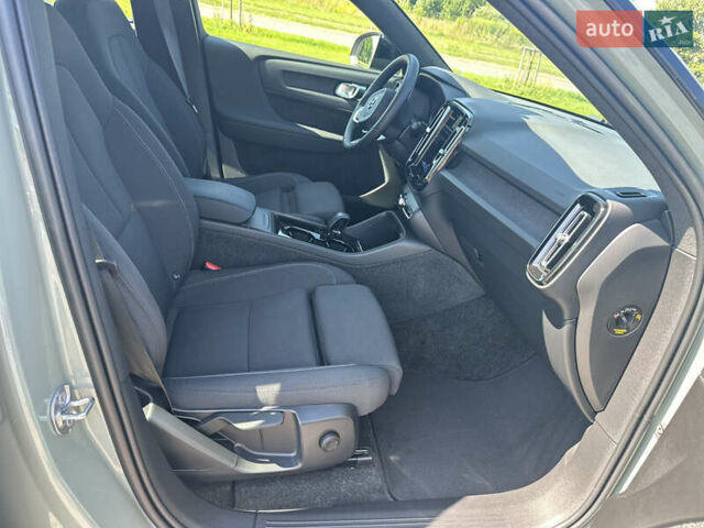 Зеленый Вольво XC40 Recharge, объемом двигателя 0 л и пробегом 70 тыс. км за 28500 $, фото 12 на Automoto.ua
