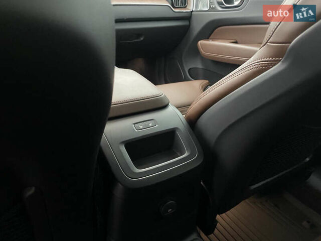 Вольво XC60 Recharge, объемом двигателя 1.97 л и пробегом 40 тыс. км за 49000 $, фото 10 на Automoto.ua