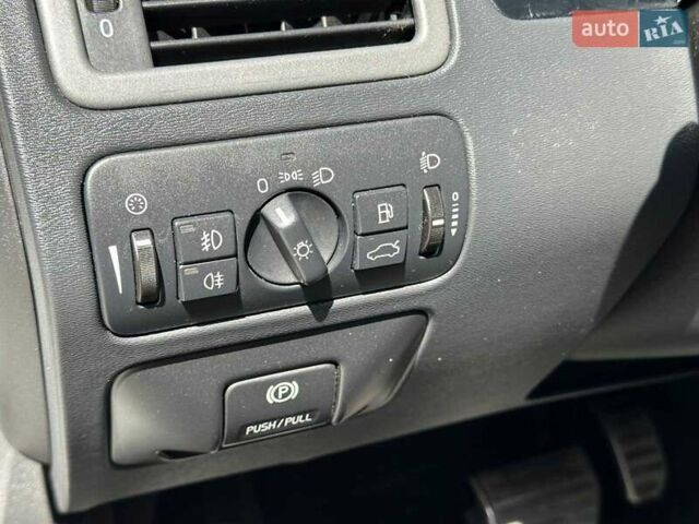 Белый Вольво XC70 Cross Country, объемом двигателя 2.4 л и пробегом 270 тыс. км за 11990 $, фото 18 на Automoto.ua