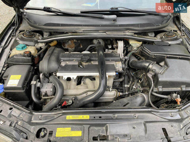 Черный Вольво XC70 Cross Country, объемом двигателя 2.52 л и пробегом 182 тыс. км за 7200 $, фото 11 на Automoto.ua