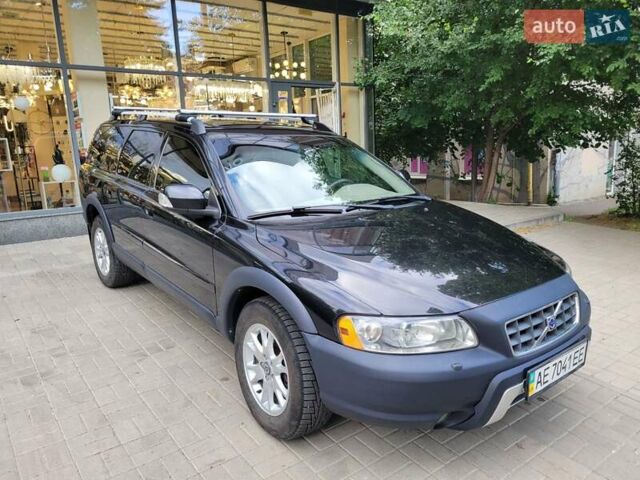 Черный Вольво XC70 Cross Country, объемом двигателя 2.5 л и пробегом 220 тыс. км за 9390 $, фото 1 на Automoto.ua