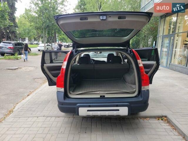 Черный Вольво XC70 Cross Country, объемом двигателя 2.5 л и пробегом 220 тыс. км за 9390 $, фото 11 на Automoto.ua