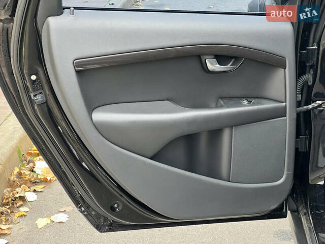 Черный Вольво XC70 Cross Country, объемом двигателя 2.4 л и пробегом 317 тыс. км за 10999 $, фото 36 на Automoto.ua