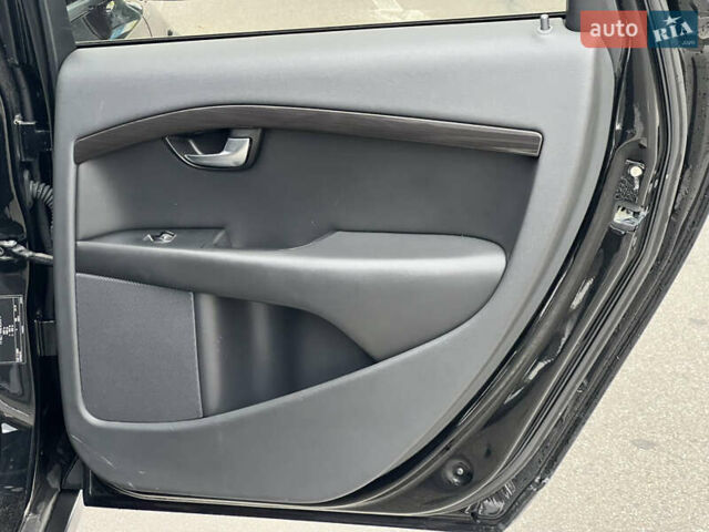 Черный Вольво XC70 Cross Country, объемом двигателя 2.4 л и пробегом 317 тыс. км за 10999 $, фото 41 на Automoto.ua