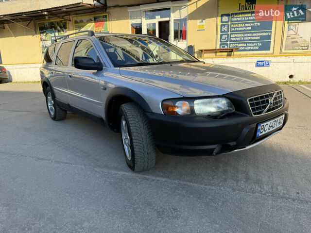 Серый Вольво XC70 Cross Country, объемом двигателя 2.44 л и пробегом 238 тыс. км за 7200 $, фото 1 на Automoto.ua