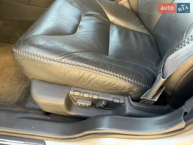 Серый Вольво XC70 Cross Country, объемом двигателя 2.4 л и пробегом 238 тыс. км за 7200 $, фото 6 на Automoto.ua