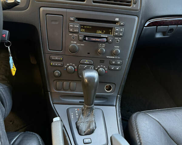 Серый Вольво XC70 Cross Country, объемом двигателя 2.44 л и пробегом 238 тыс. км за 7200 $, фото 9 на Automoto.ua