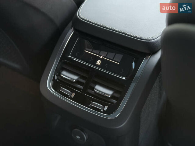 Білий Вольво XC90 Recharge, об'ємом двигуна 2 л та пробігом 80 тис. км за 46999 $, фото 26 на Automoto.ua