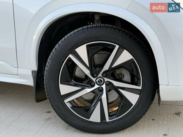 Білий Вольво XC90 Recharge, об'ємом двигуна 2 л та пробігом 80 тис. км за 46999 $, фото 6 на Automoto.ua