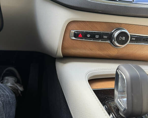 Вольво XC90 Recharge, объемом двигателя 1.97 л и пробегом 99 тыс. км за 48000 $, фото 26 на Automoto.ua